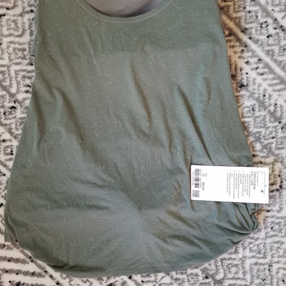 NWT Lululemon Tied in Energy 2 in 1 tank Grey Sage - Picture 8 of 9